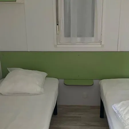 Kamp alanı Mobil Avec Terrasse - 4 Pers. - Api-1-52-2689 Fontenoy-le-Château